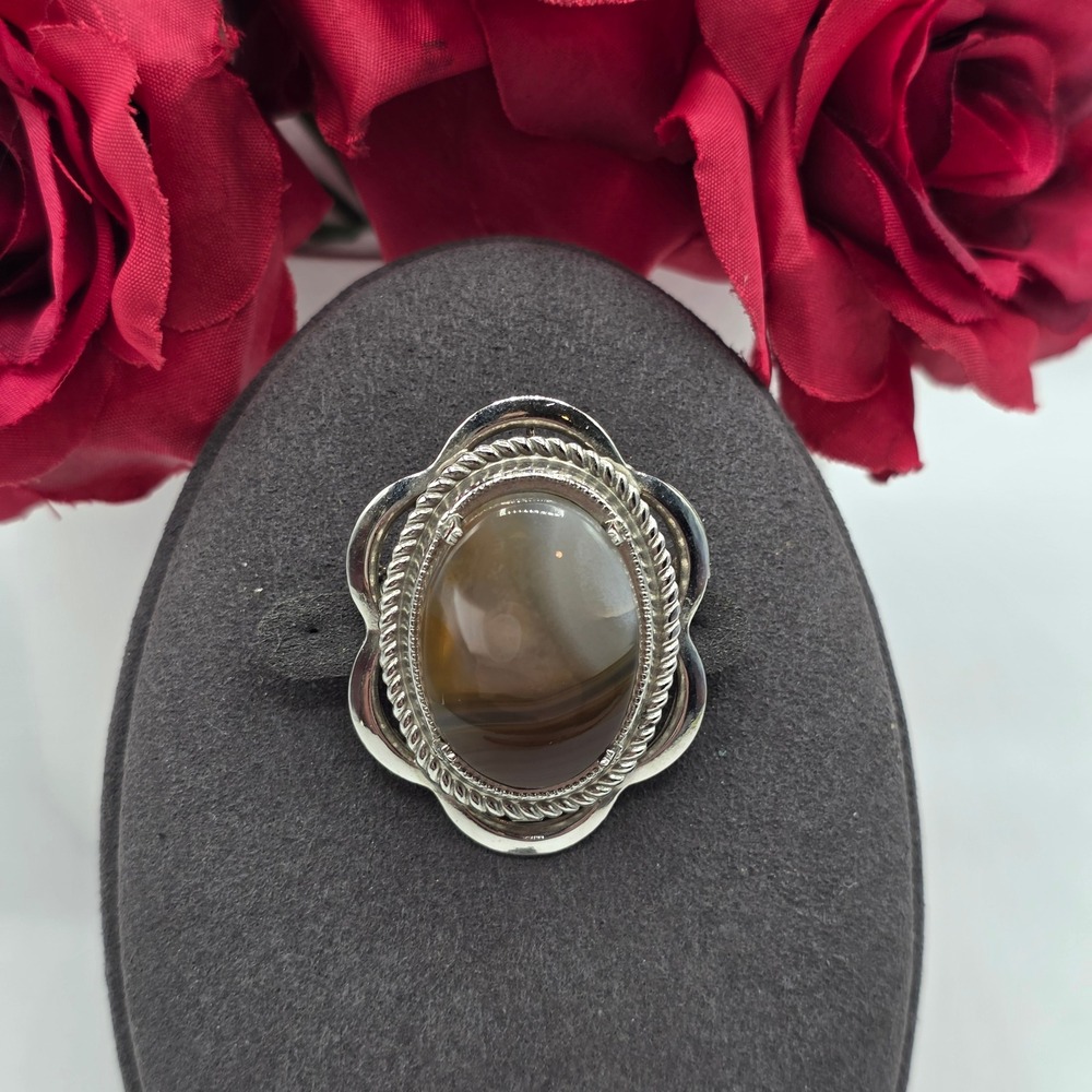 Vintage Silver Tone Banded Agate Oval Brooch Scalloped Rope Border Pin Stone